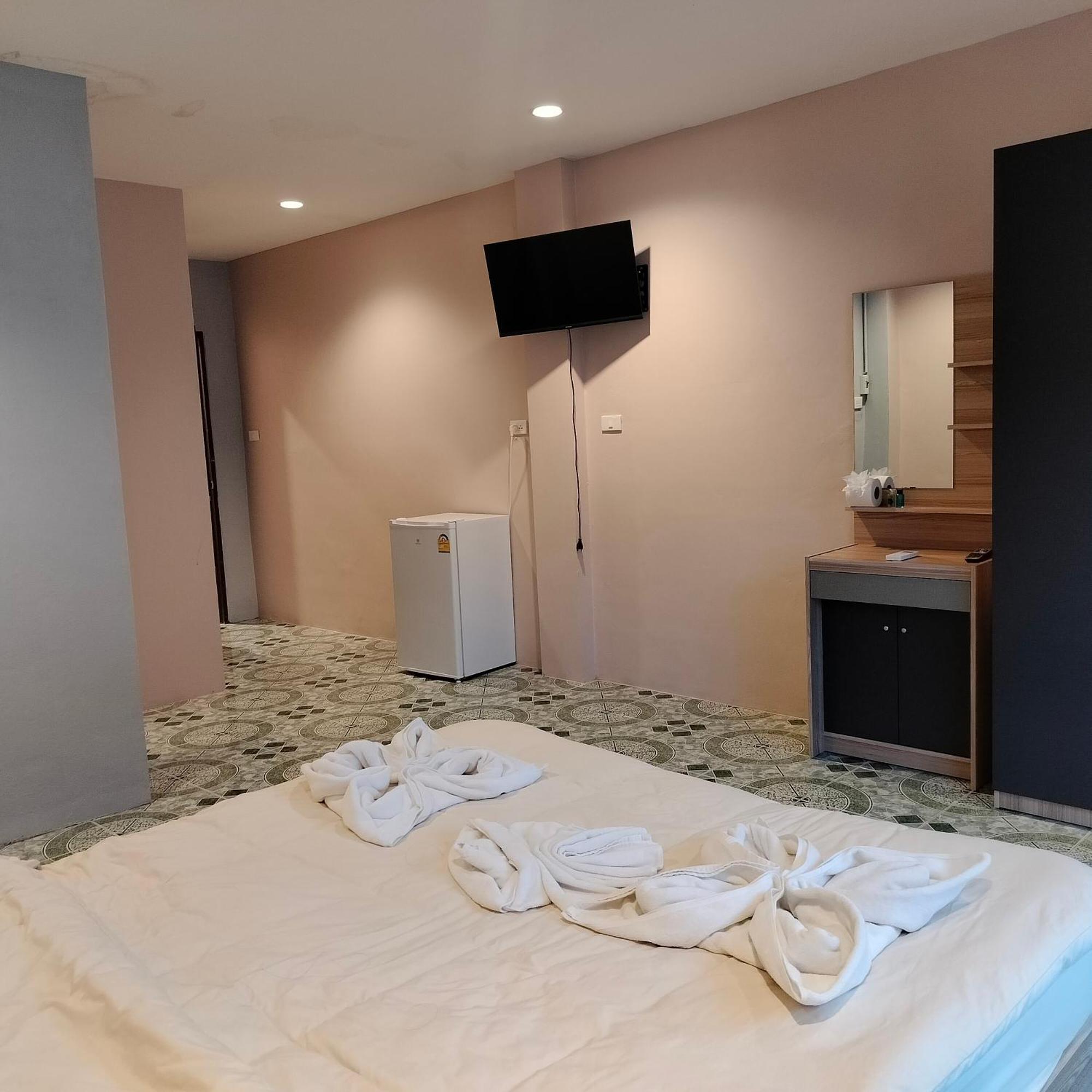 Taxim Residence Boutique Hotel Patong Esterno foto